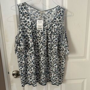 Size medium max studio cold shoulder, spring top floral detail new with tags